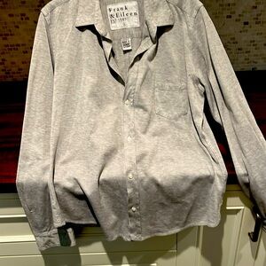 Frank and Eileen button down short